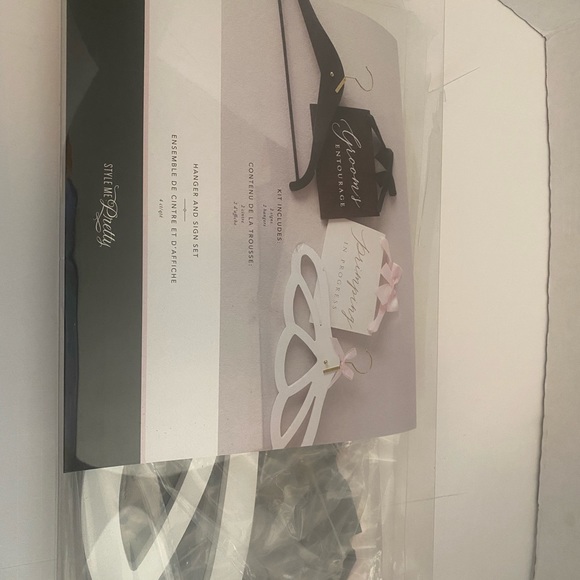 Style Me Pretty Bridal Hanger Set - Picture 3 of 6